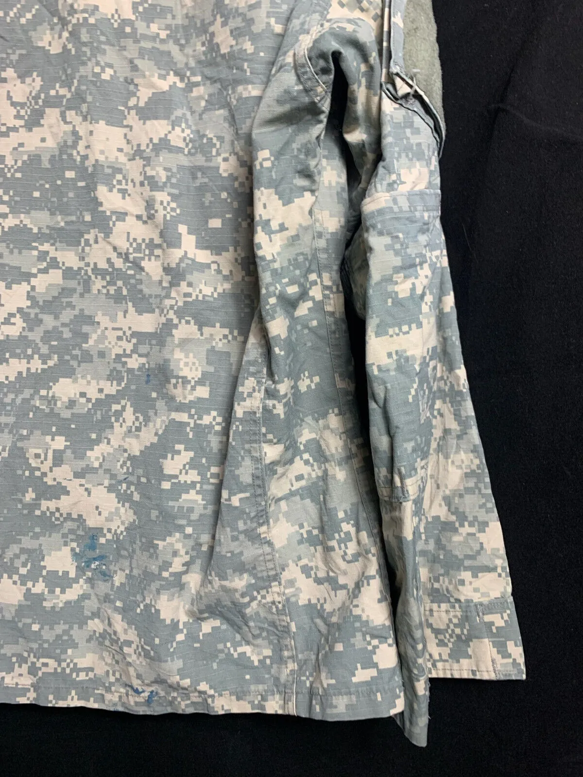 US Army Issue ACU Digicam Digital Camouflage Ripstop Shirt - Medium Long