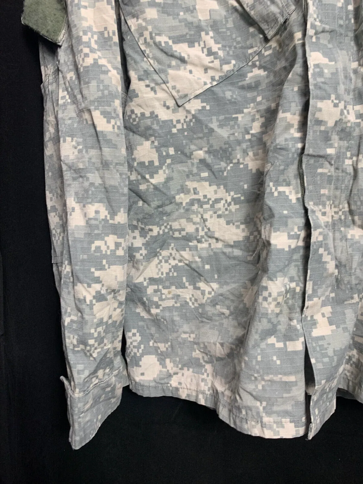 US Army Issue ACU Digicam Digital Camouflage Ripstop Shirt - Medium Long