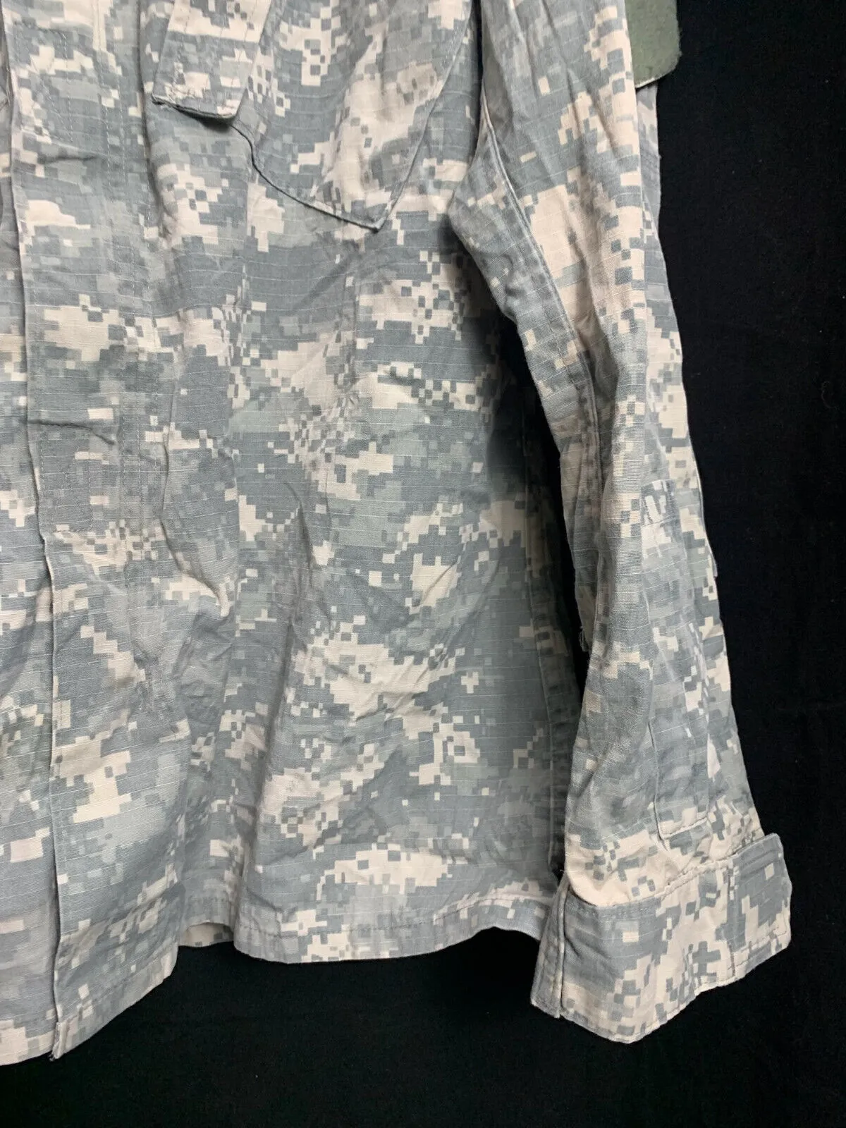 US Army Issue ACU Digicam Digital Camouflage Ripstop Shirt - Medium Long