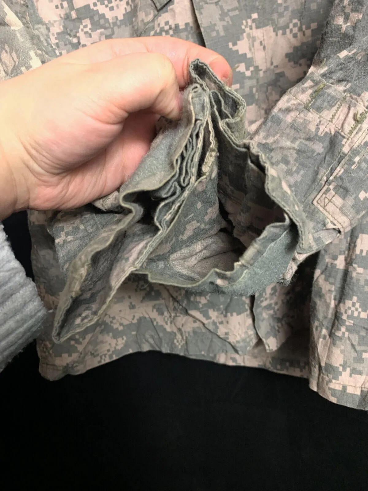 US Army Issue ACU Digicam Digital Camouflage Ripstop Shirt - Medium Regular