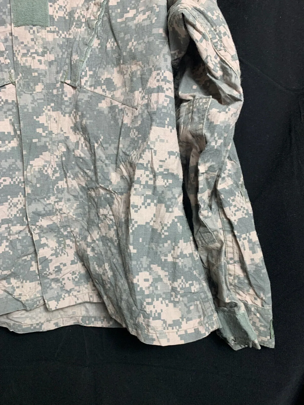 US Army Issue ACU Digicam Digital Camouflage Ripstop Shirt - Medium Regular