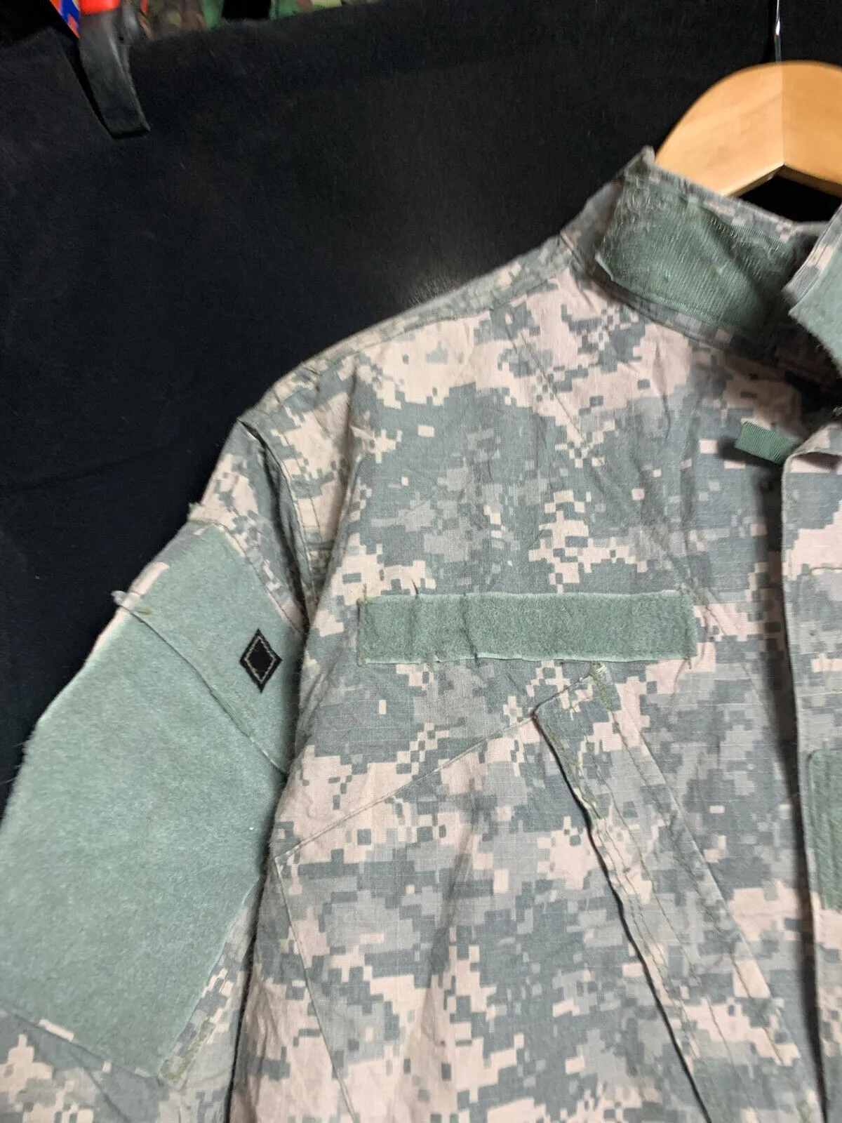 US Army Issue ACU Digicam Digital Camouflage Ripstop Shirt - Medium Regular