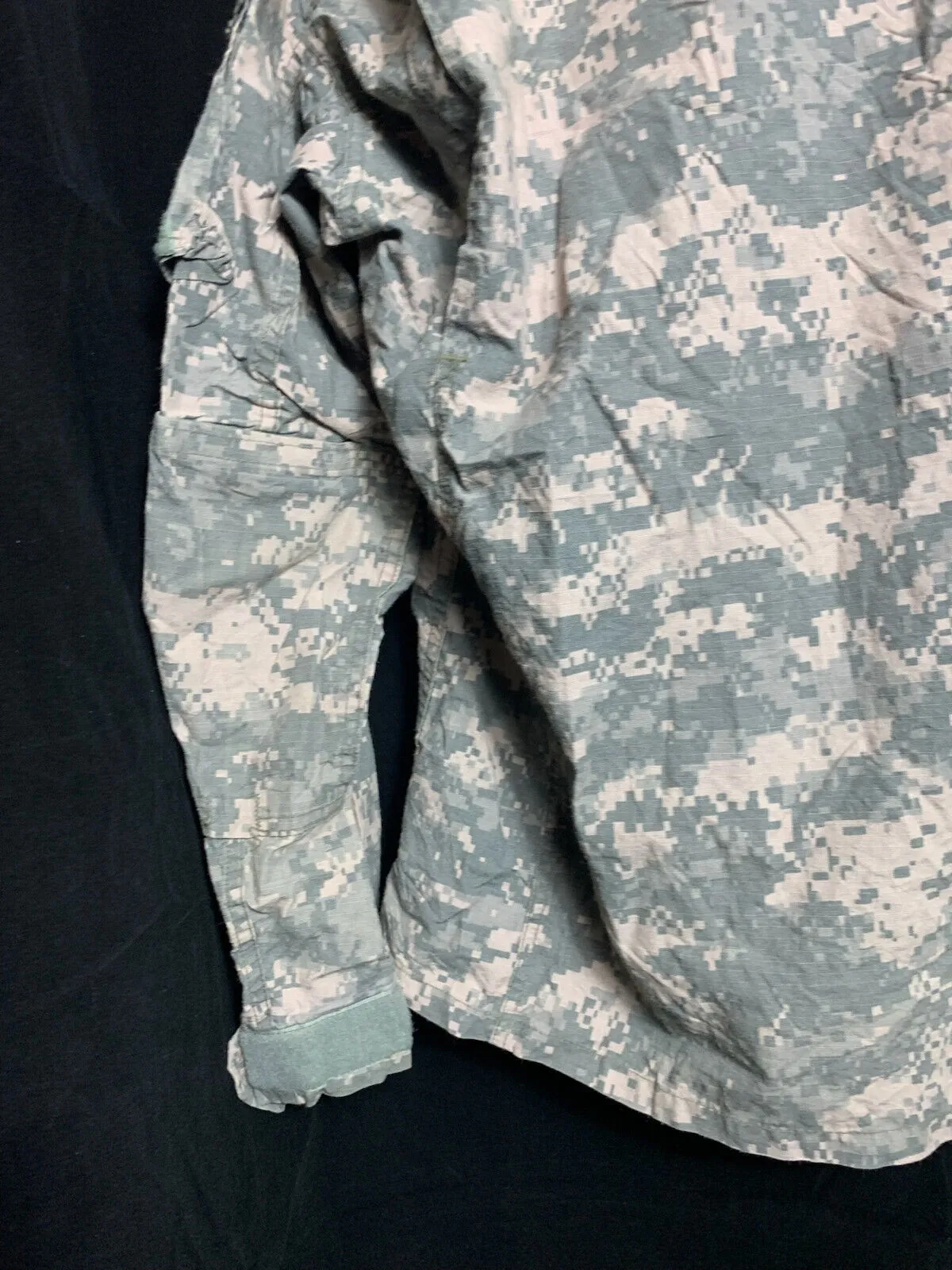 US Army Issue ACU Digicam Digital Camouflage Ripstop Shirt - Medium Regular