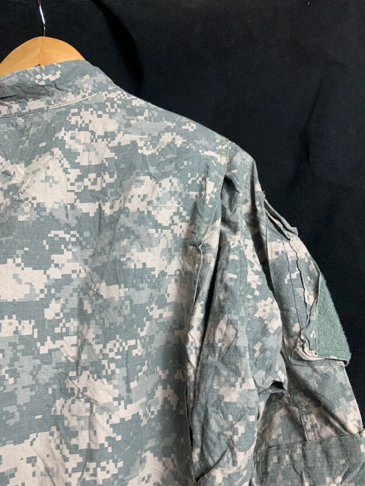US Army Issue ACU Digicam Digital Camouflage Ripstop Shirt - Medium Regular