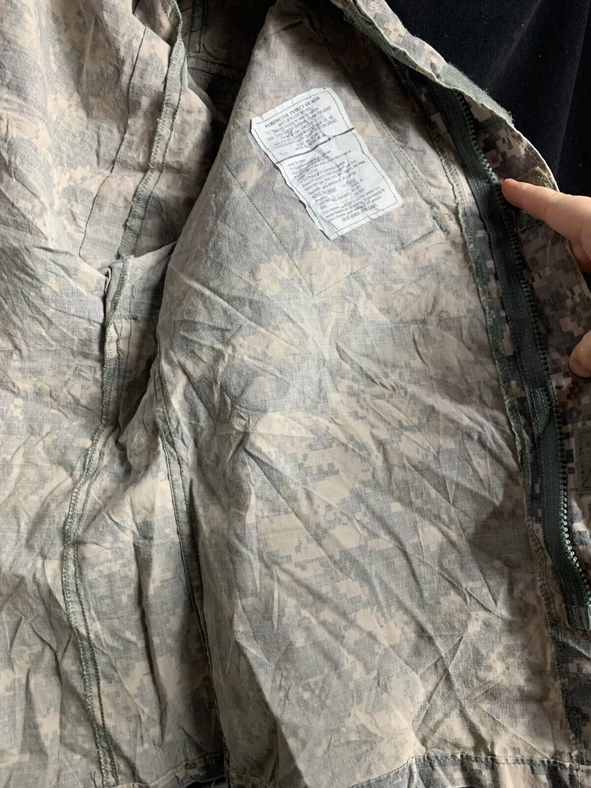 US Army Issue ACU Digicam Digital Camouflage Ripstop Shirt - Small - Regular