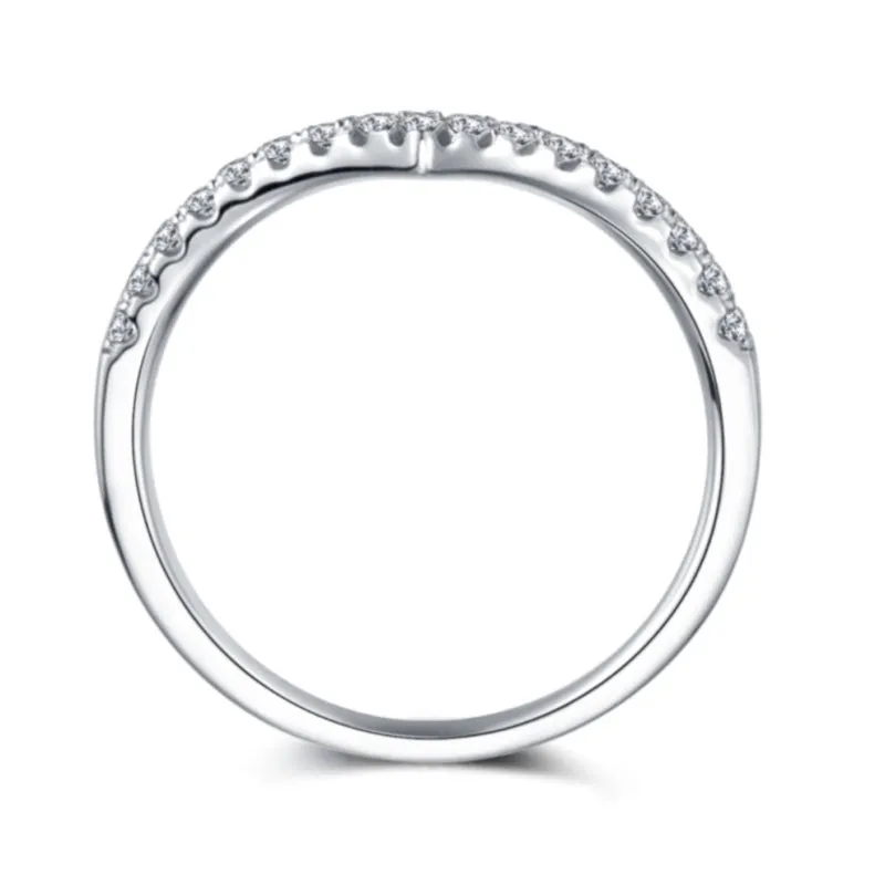 V-Shape Round Cut Moissanite Diamond Ring