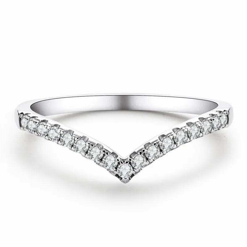 V-Shape Round Cut Moissanite Diamond Ring