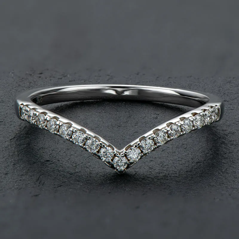 V-Shape Round Cut Moissanite Diamond Ring
