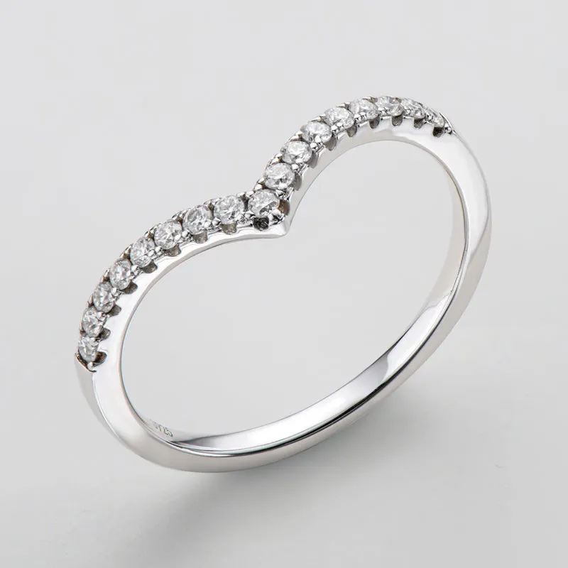 V-Shape Round Cut Moissanite Diamond Ring