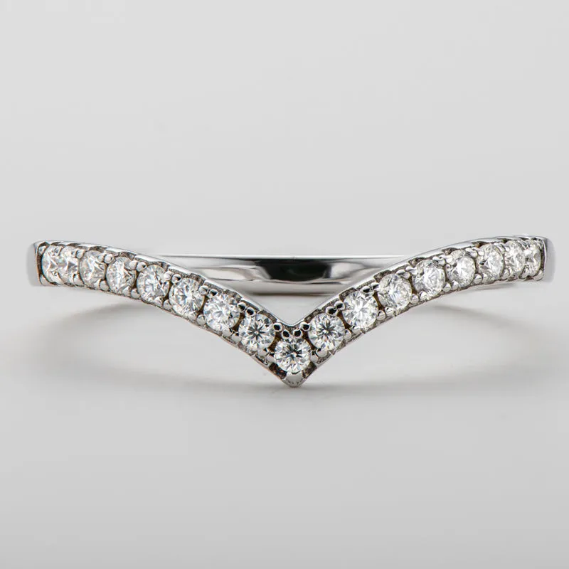 V-Shape Round Cut Moissanite Diamond Ring