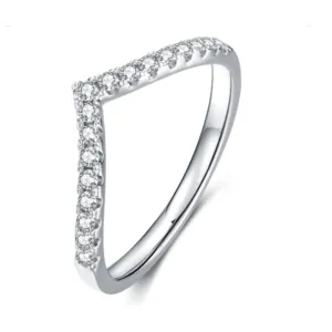 V-Shape Round Cut Moissanite Diamond Ring