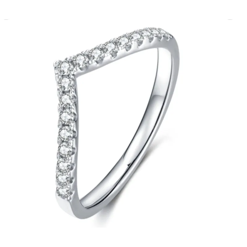 V-Shape Round Cut Moissanite Diamond Ring