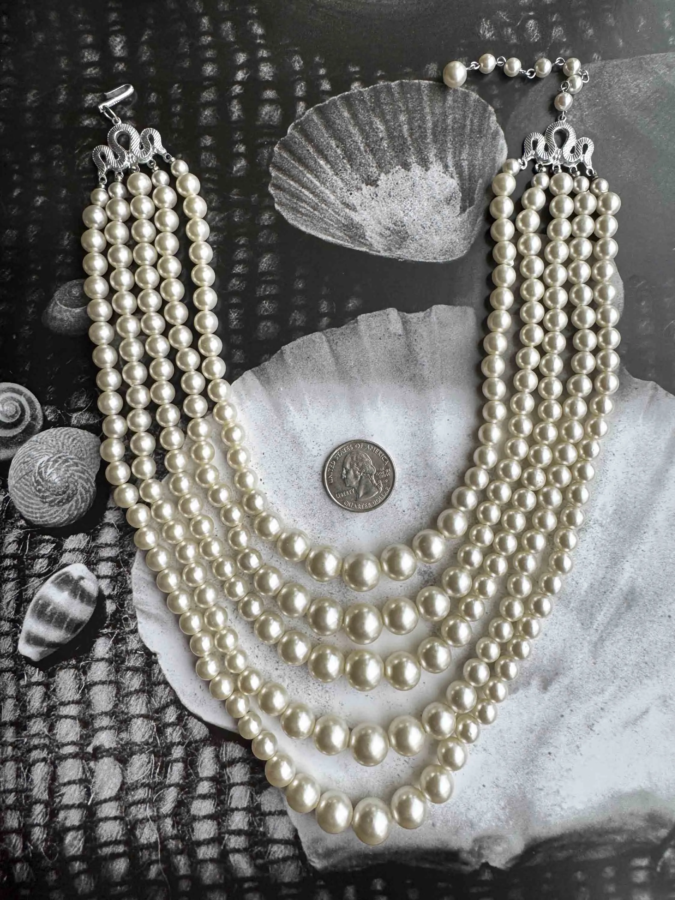 Vintage Multi-Strand Pearl Necklace – Classic Hollywood Glam