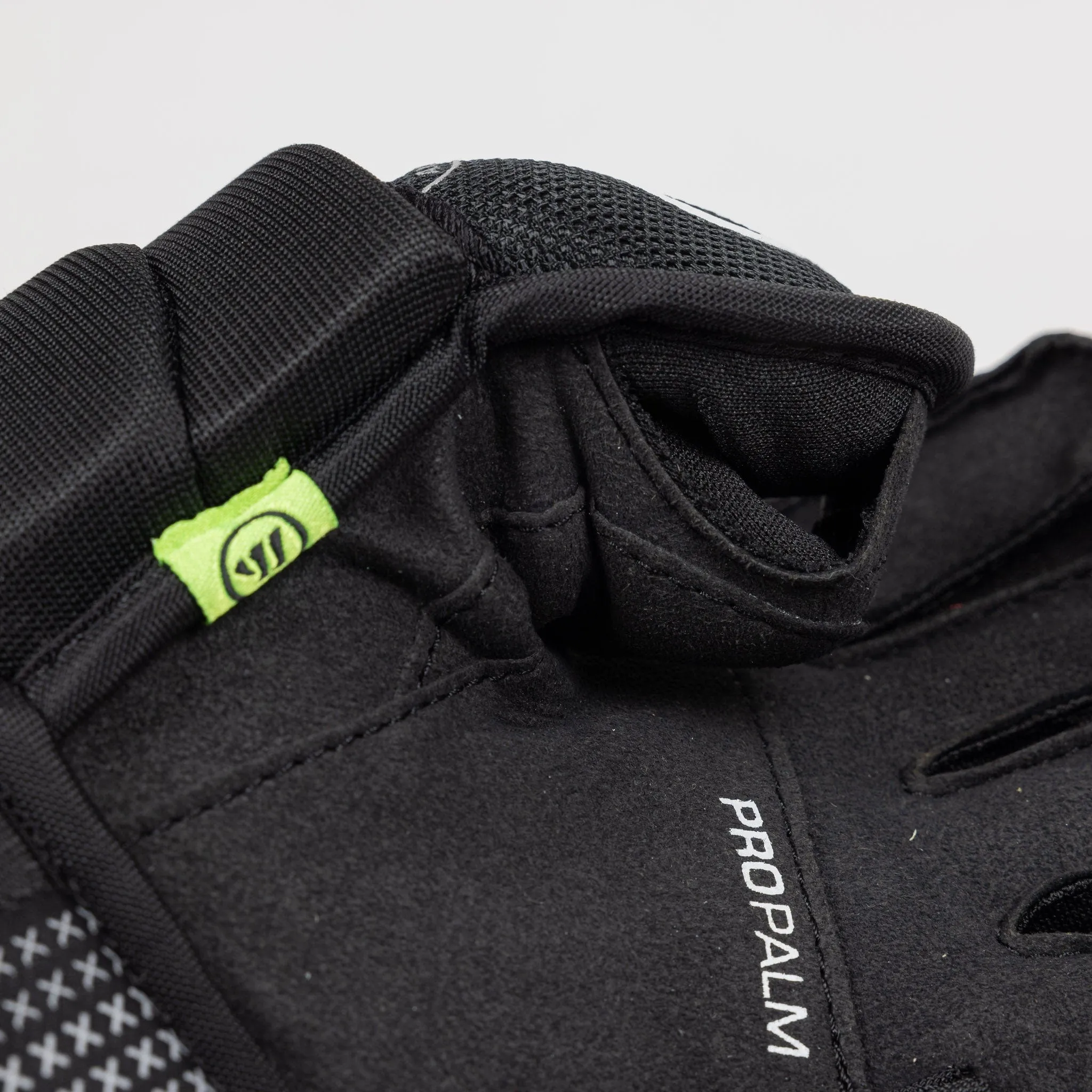 Warrior Alpha FR2 Junior Hockey Glove