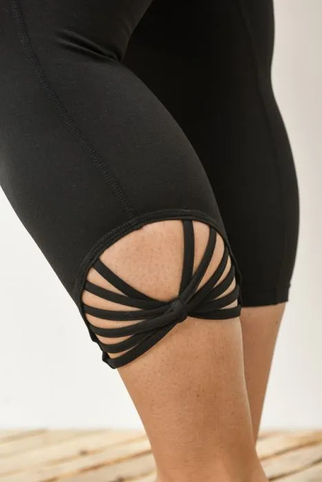 Webbed Capri Leggings - Plus Sizes