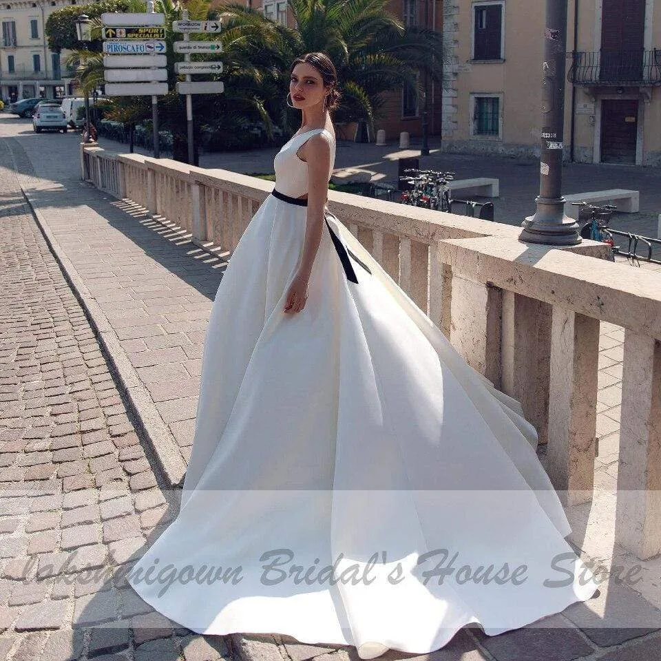White Luxury Wedding Gowns Deep V-neck Elegant Women Satin