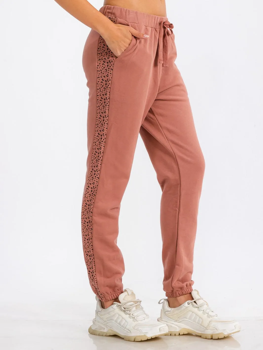 WOMEN'S ELASTIC WAIST FRONT POCKET ANIMAL PRINT DETAILED SWEATPANTS