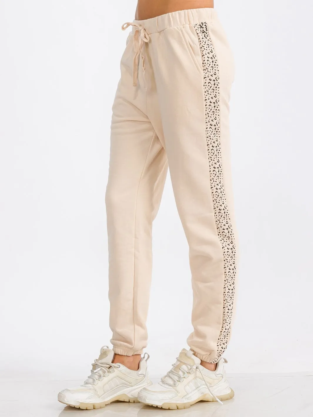 WOMEN'S ELASTIC WAIST FRONT POCKET ANIMAL PRINT DETAILED SWEATPANTS