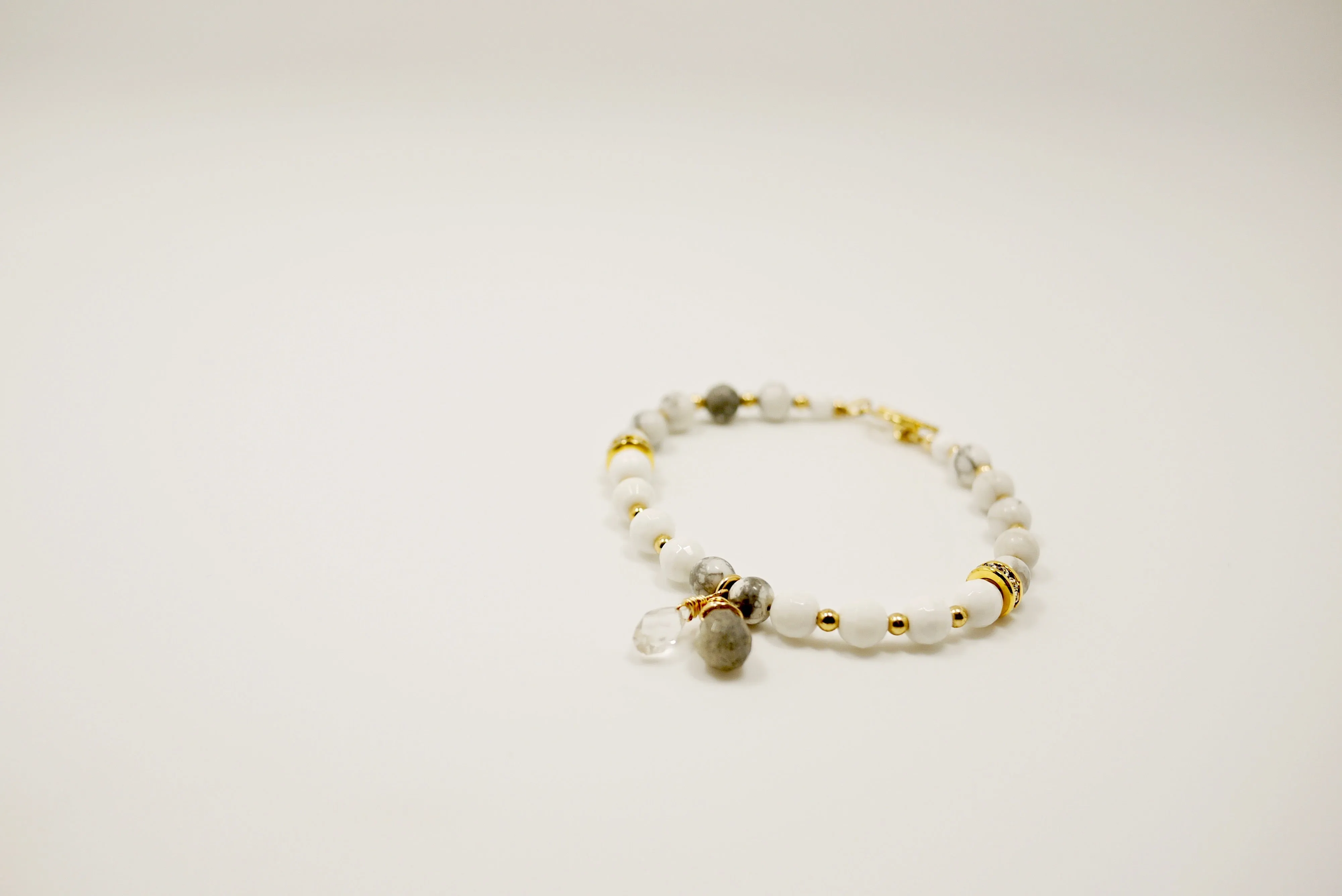 Women's Howlite, Labradorite, Clear Quartz Bracelet with Bead Tassle