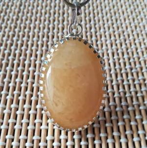 Yellow Citrine gemstone pendant for Brihaspati