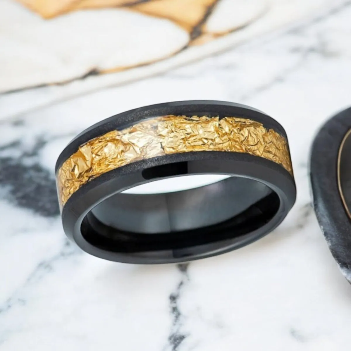 ZORYN | Black Tungsten Ring, Gold Foil Inlay, Beveled, 8mm